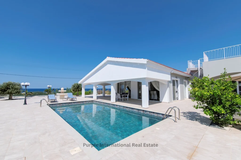 4 Bedroom House for Sale in Sea Caves, Paphos District