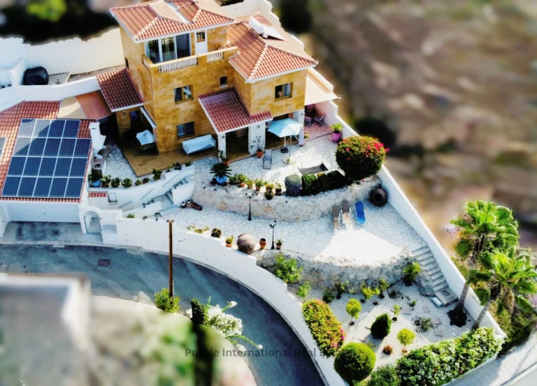 4 Bedroom House for Sale in Chlorakas, Paphos District