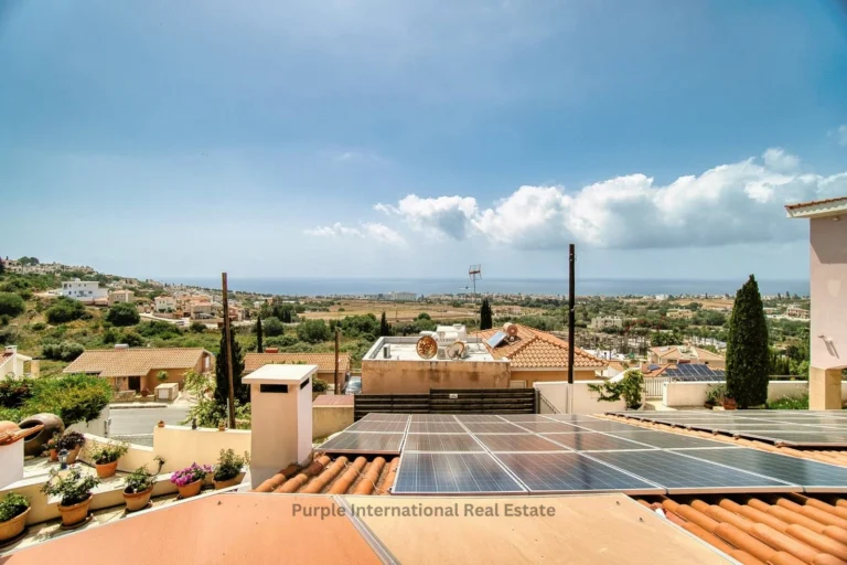 4 Bedroom House for Sale in Chlorakas, Paphos District