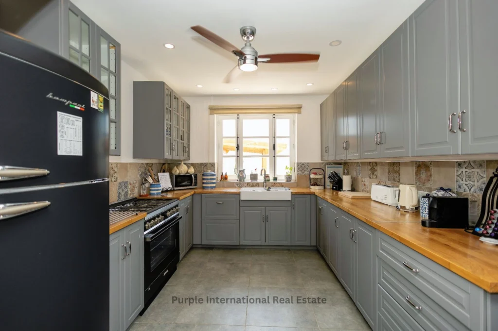 5 Bedroom House for Sale in Maroni, Larnaca District