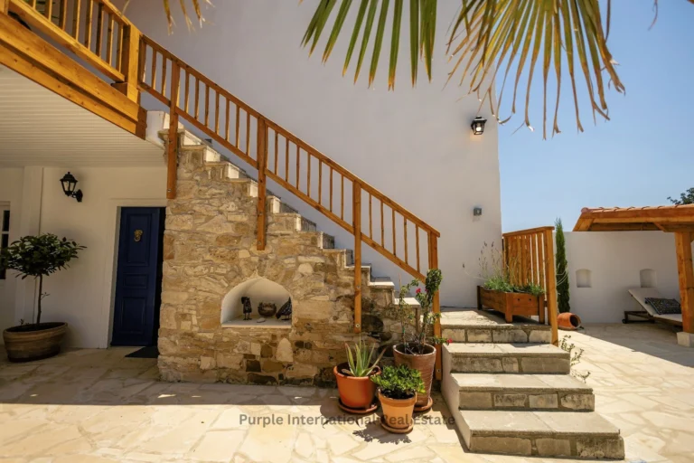 5 Bedroom House for Sale in Maroni, Larnaca District