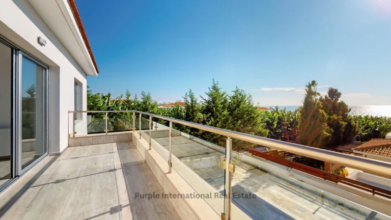 5 Bedroom House for Sale in Kissonerga, Paphos District