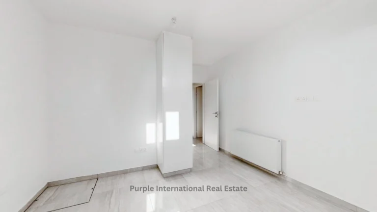 5 Bedroom House for Sale in Kissonerga, Paphos District