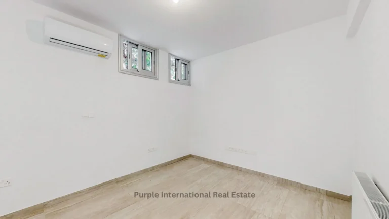 5 Bedroom House for Sale in Kissonerga, Paphos District