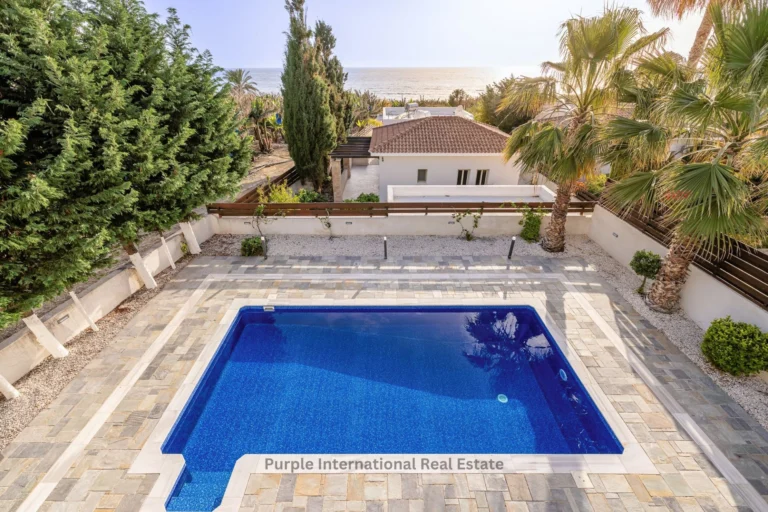 5 Bedroom House for Sale in Kissonerga, Paphos District
