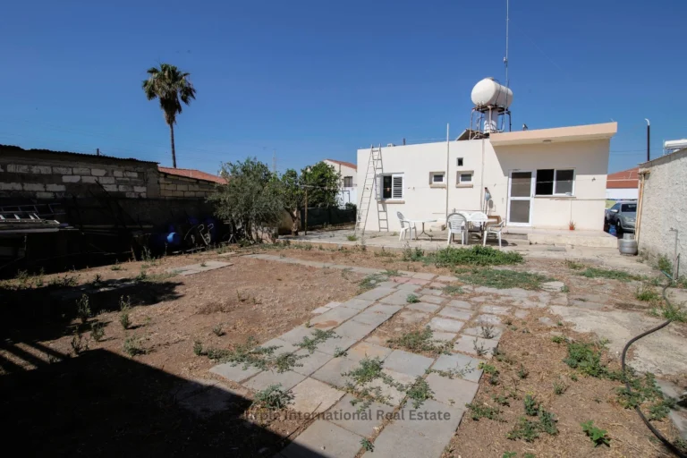 Cheap Houses and Villas for Sale Larnaca up to 300000 euro