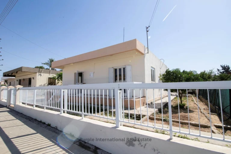 Cheap Houses and Villas for Sale Larnaca up to 300000 euro