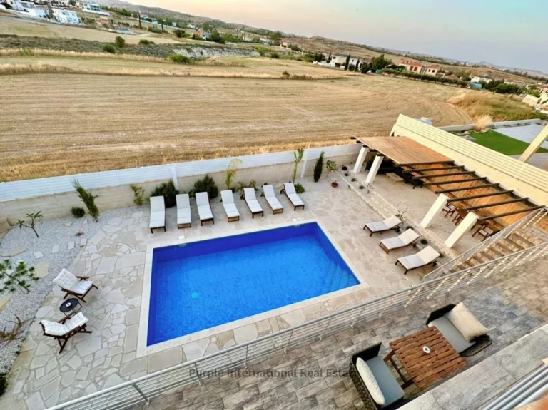 5 Bedroom House for Sale in Aradippou, Larnaca District