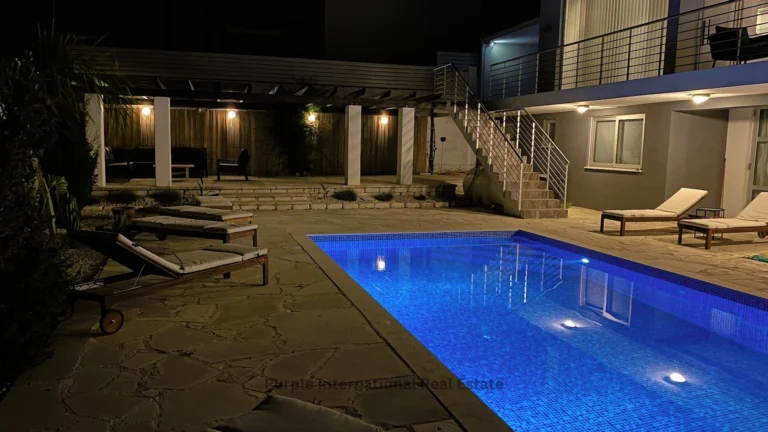 5 Bedroom House for Sale in Aradippou, Larnaca District