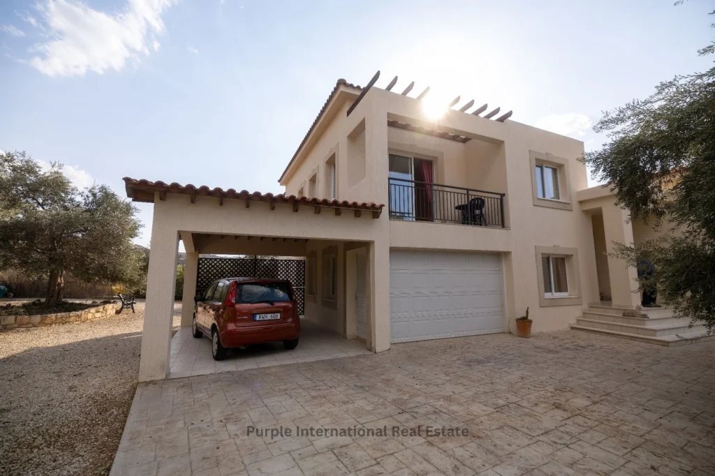 4 Bedroom House for Sale in Steni, Paphos District