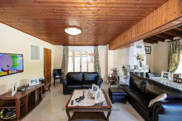 4 Bedroom House for Sale in Aradippou, Larnaca District