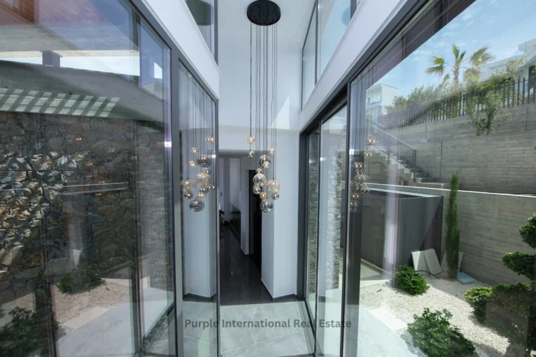 5 Bedroom House for Sale in Armou, Paphos District