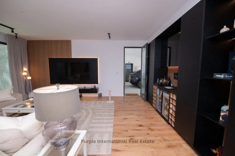 5 Bedroom House for Sale in Armou, Paphos District