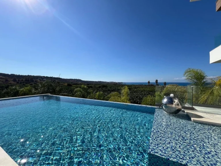 540m² House for Sale in Peyia, Paphos District