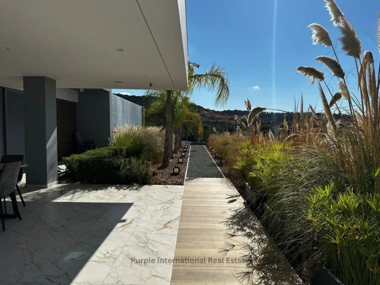 540m² House for Sale in Peyia, Paphos District