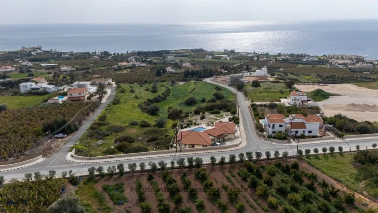 4 Bedroom House for Sale in Sea Caves, Paphos District