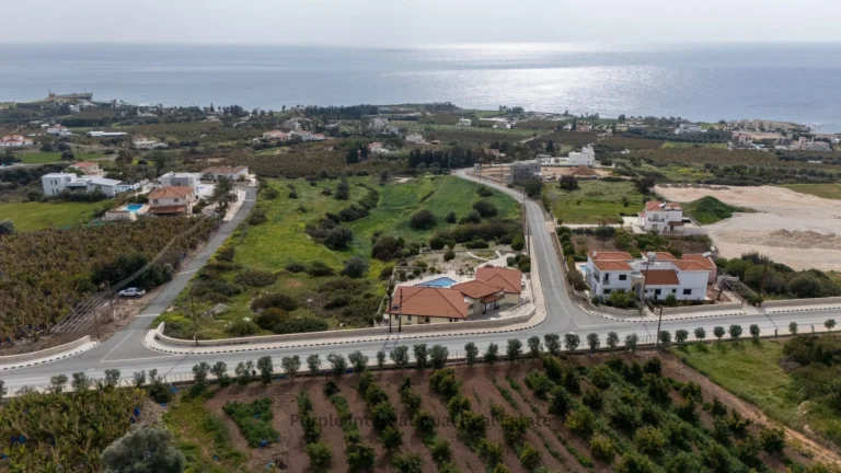 4 Bedroom House for Sale in Sea Caves, Paphos District