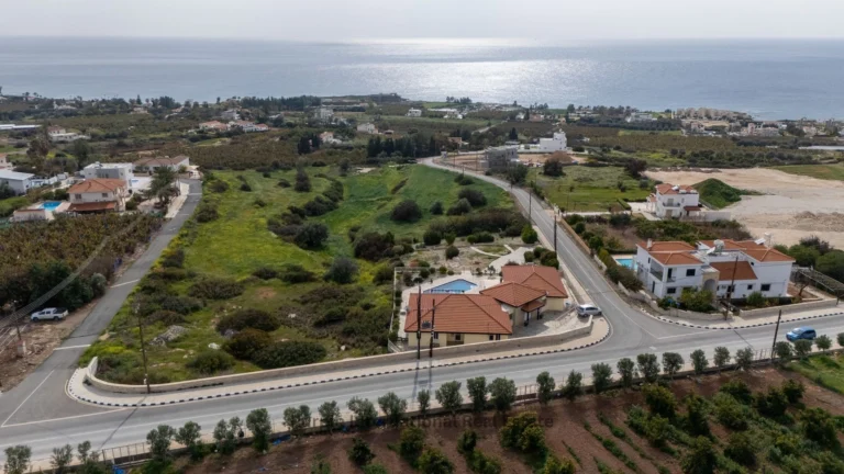 4 Bedroom House for Sale in Sea Caves, Paphos District
