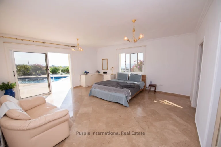 4 Bedroom House for Sale in Sea Caves, Paphos District