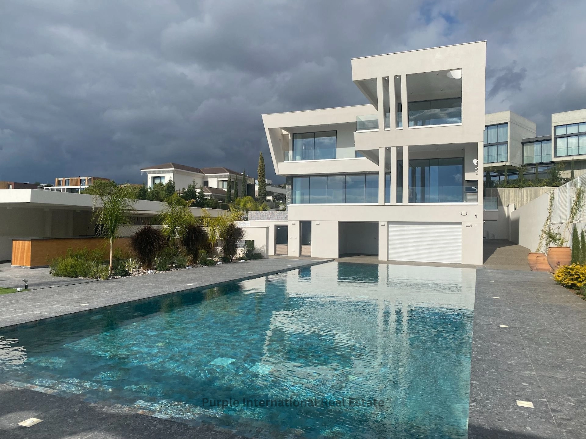 1000m² House for Sale in Germasogeia, Limassol District