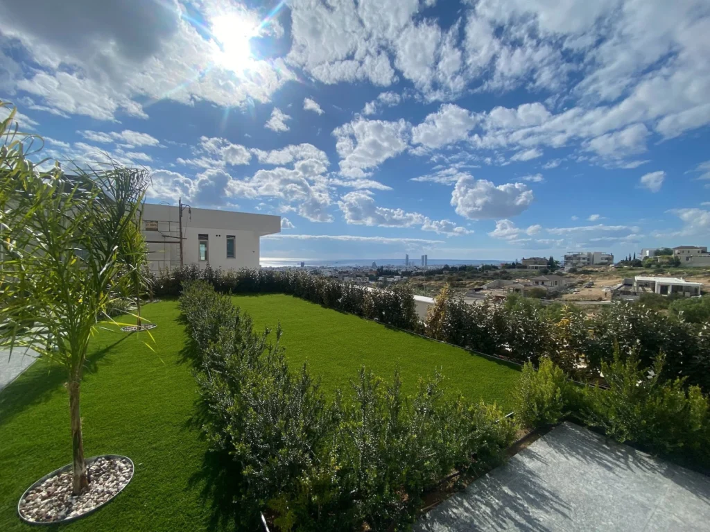 1000m² House for Sale in Germasogeia, Limassol District
