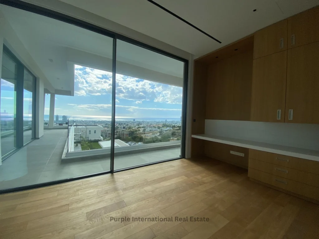 1000m² House for Sale in Germasogeia, Limassol District