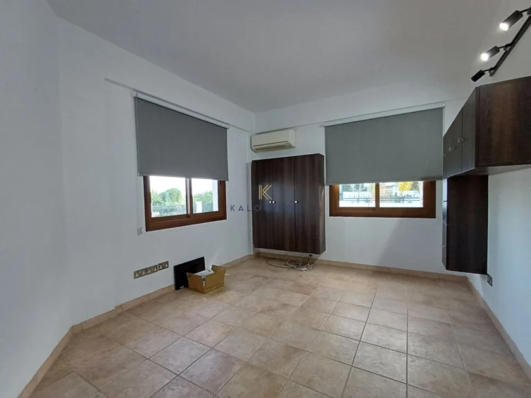 5 Bedroom House for Sale in Oroklini, Larnaca District