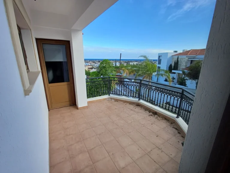 5 Bedroom House for Sale in Oroklini, Larnaca District