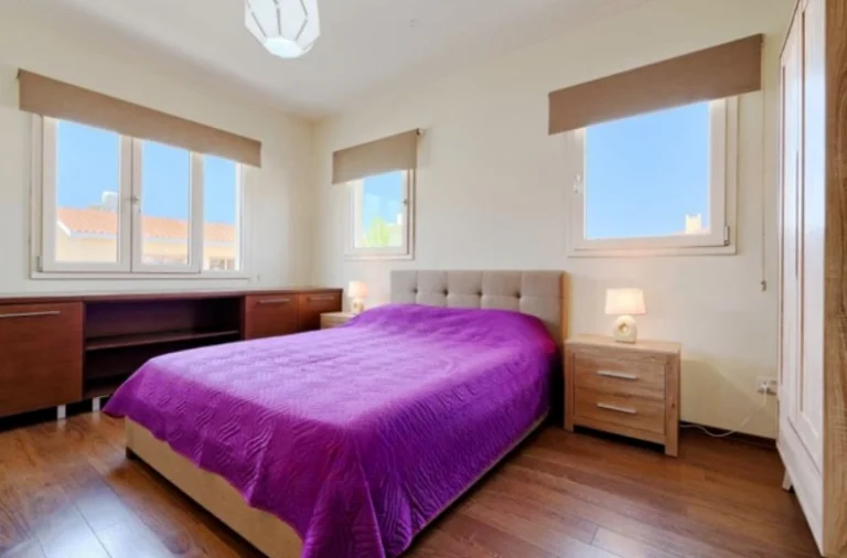 6+ Bedroom House for Sale in Paphos – Universal