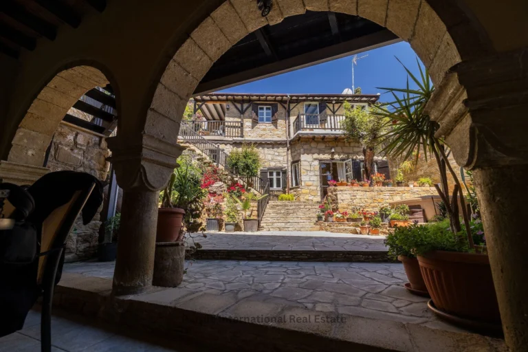 3 Bedroom House for Sale in Tochni, Larnaca District