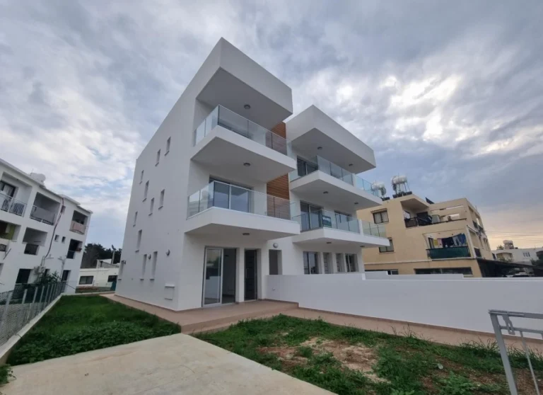 4 Bedroom House for Sale in Tombs Of the Kings, Paphos District
