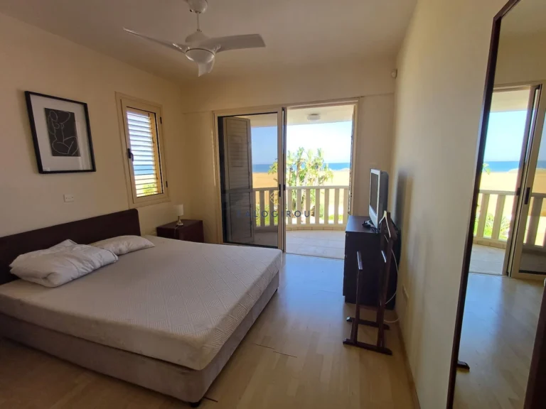 3 Bedroom House for Sale in Pervolia Larnacas