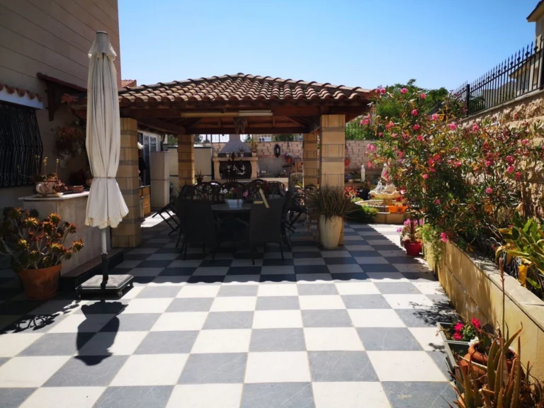 Cheap Houses and Villas for Sale Nicosia up to 800000 euro