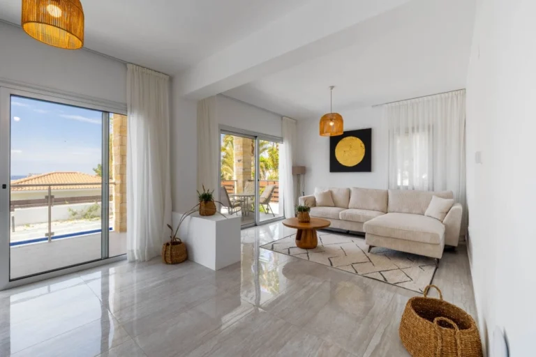 5 Bedroom House for Sale in Kissonerga, Paphos District