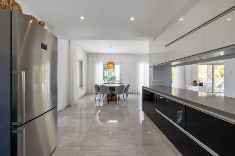 5 Bedroom House for Sale in Kissonerga, Paphos District