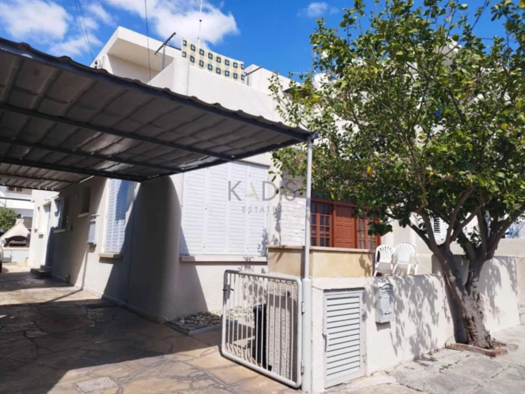 4 Bedroom House for Sale in Agios Dometios, Nicosia District