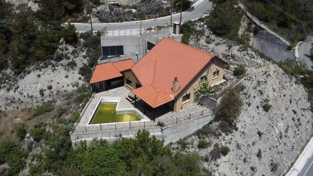 5 Bedroom House for Sale in Kyperounta, Limassol District