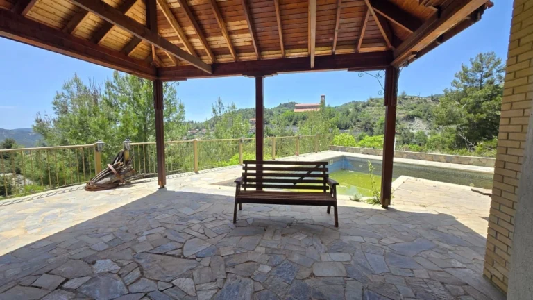 5 Bedroom House for Sale in Kyperounta, Limassol District