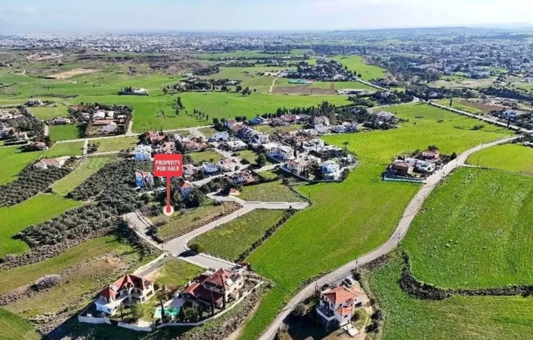 598m² Plot for Sale in Pano Deftera, Nicosia District