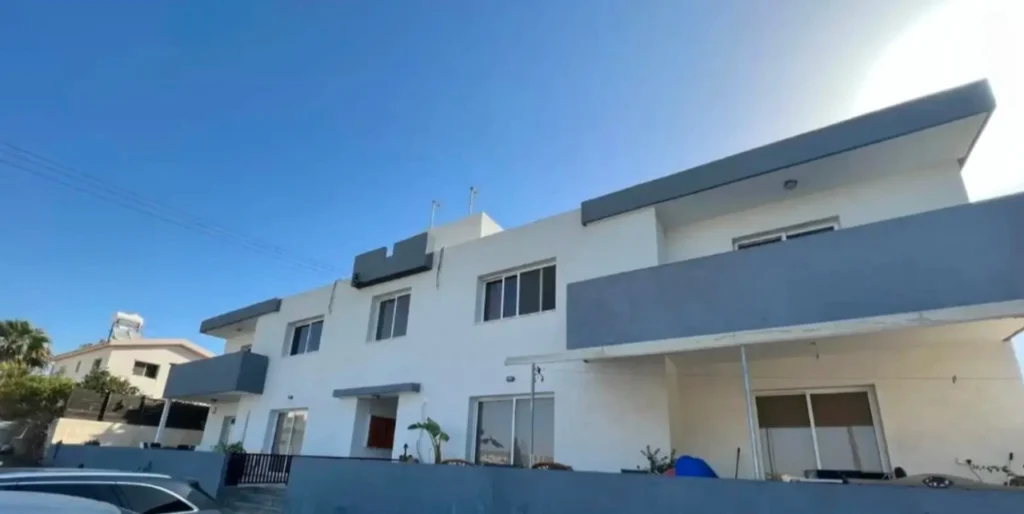 546m² Building for Sale in Kolossi, Limassol District