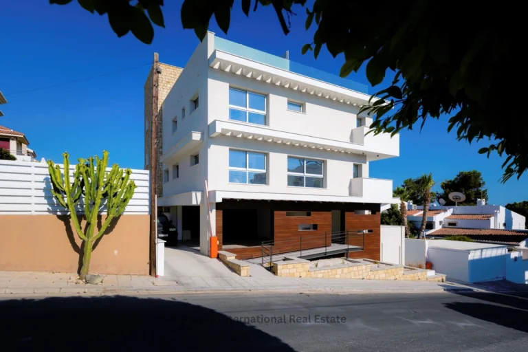 2 Bedroom Apartment for Sale in Germasogeia, Limassol District