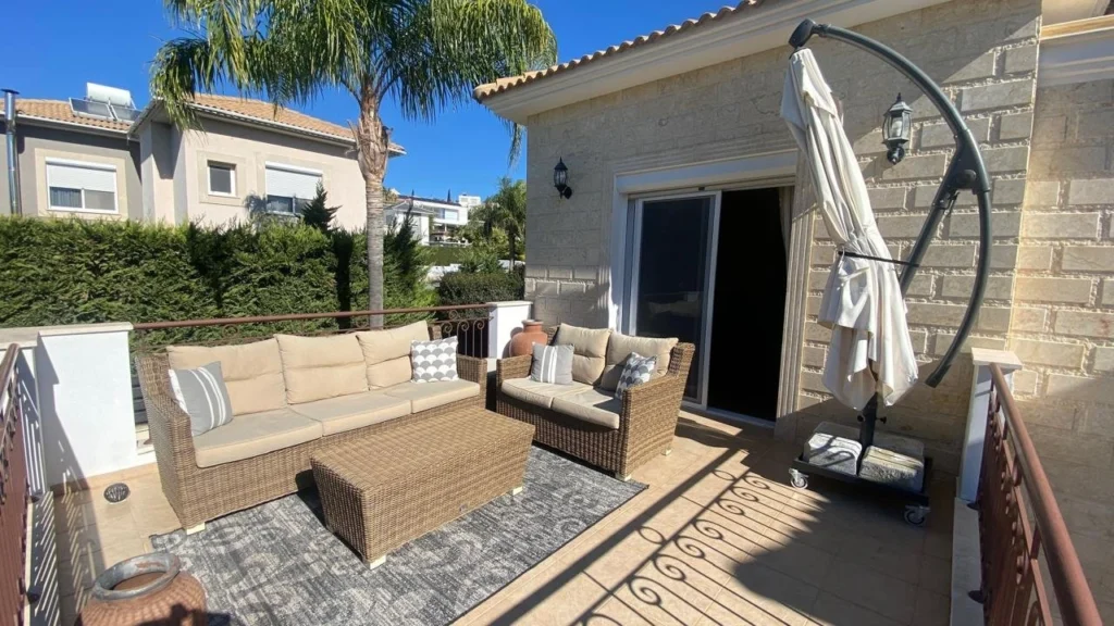 3 Bedroom House for Sale in Agios Tychonas, Limassol District