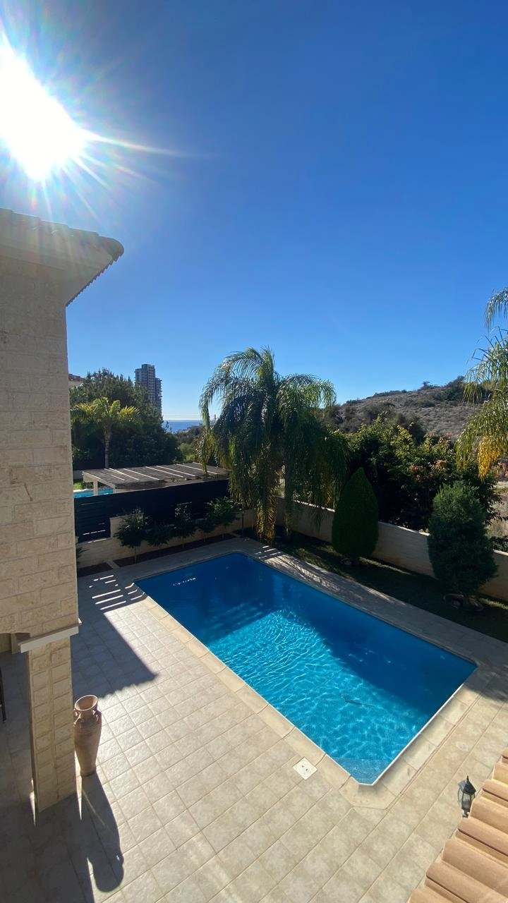 3 Bedroom House for Sale in Agios Tychonas, Limassol District