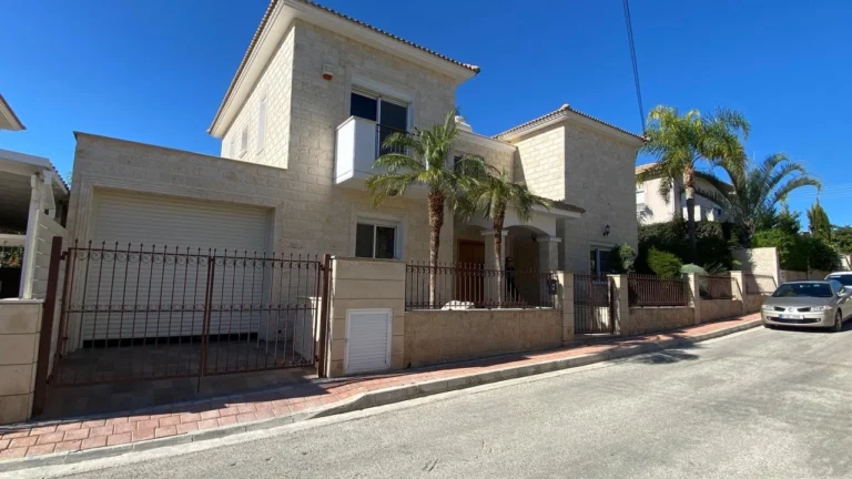 3 Bedroom House for Sale in Agios Tychonas, Limassol District