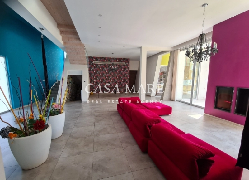 6+ Bedroom House for Sale