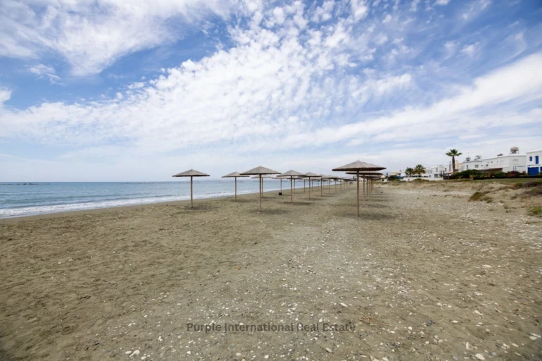 2 Bedroom House for Sale in Pervolia Larnacas