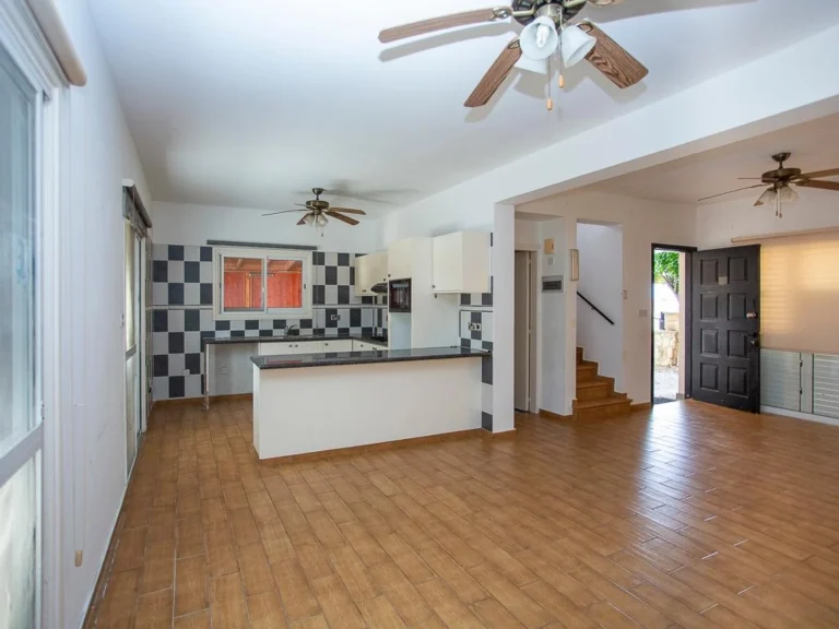 Cheap Houses and Villas for Sale Paphos up to 300000 euro