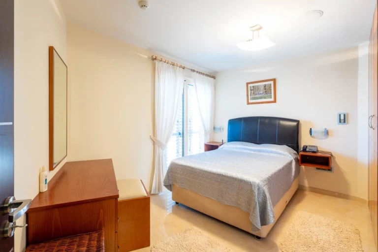 5 Bedroom House for Sale in Sea Caves