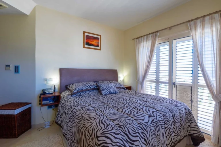 5 Bedroom House for Sale in Sea Caves