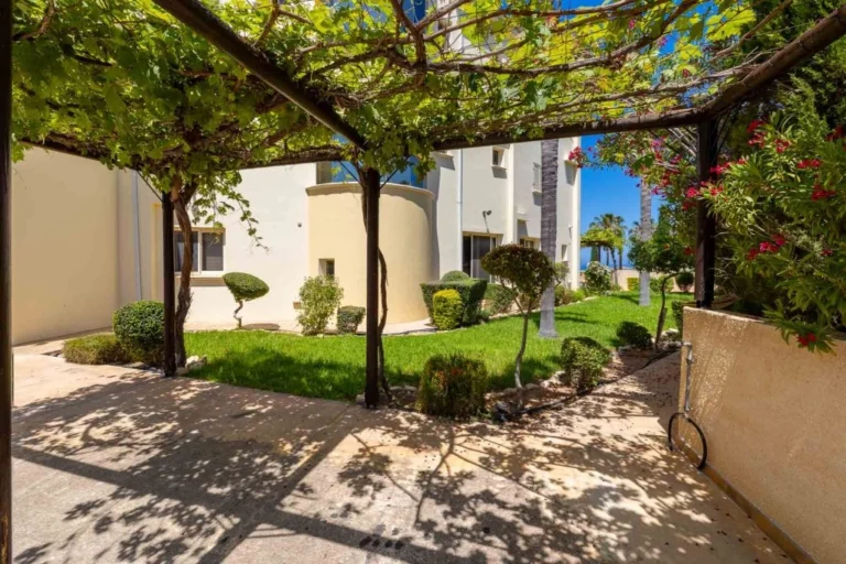 5 Bedroom House for Sale in Sea Caves